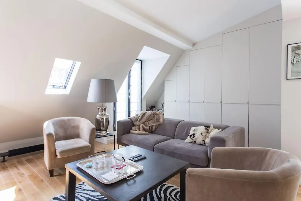 Luxury & Quiet Paris 16 Auteuil Apartment France
