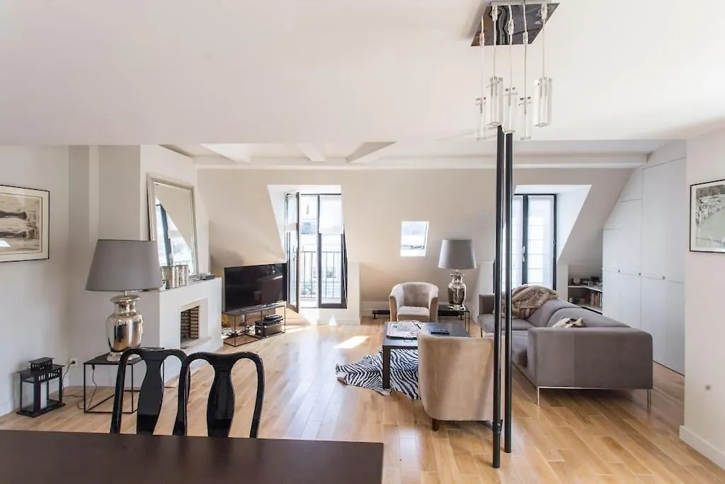 Luxury & Quiet Paris 16 Auteuil Apartment